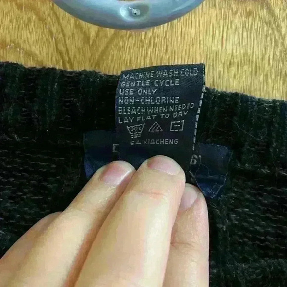 90’s Vintage Dockers Knitted Acrylic Sweater Size Large Black Preowned - Picture 4 of 4